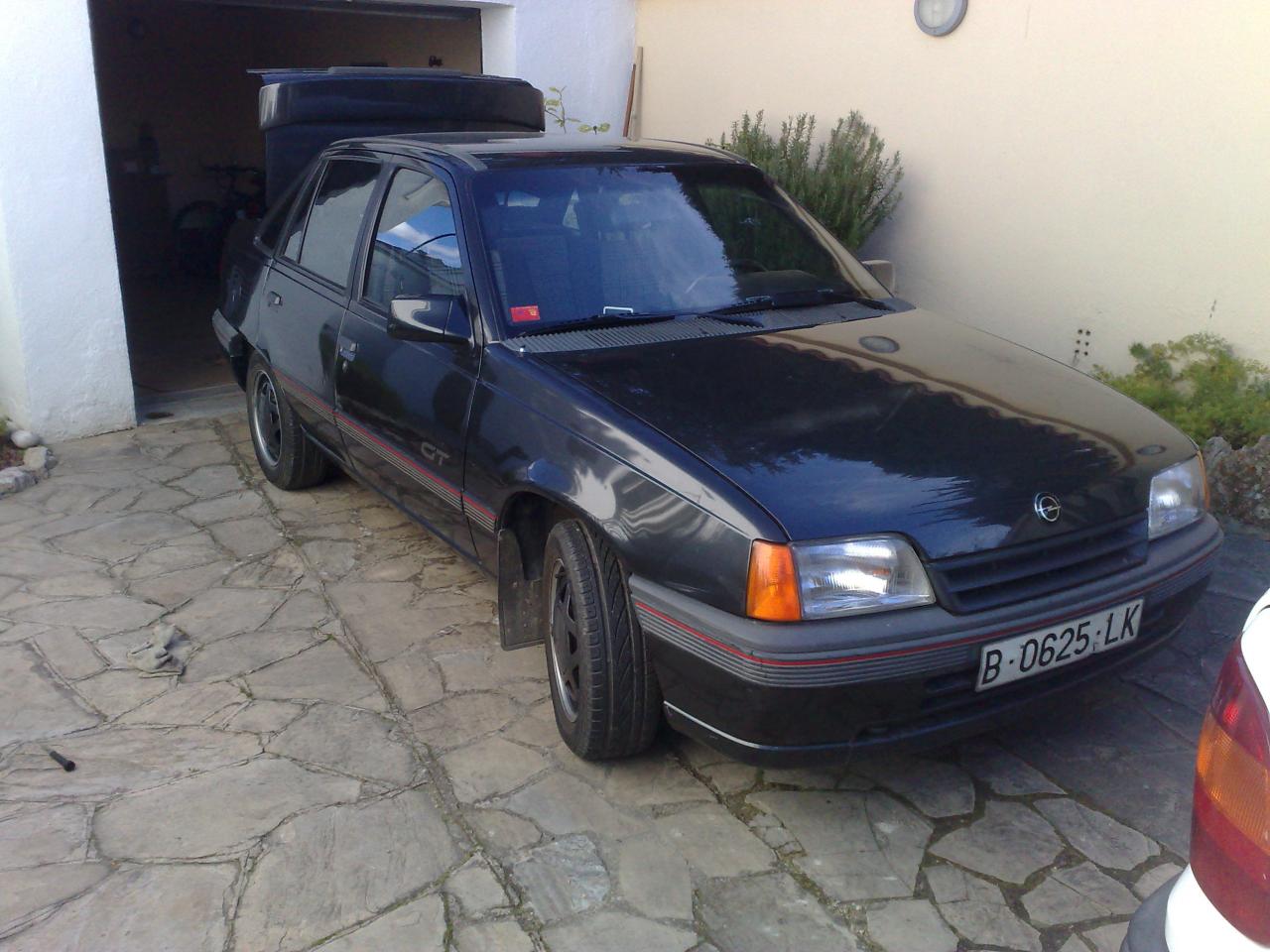 (1) Kadett recien llegado a casa