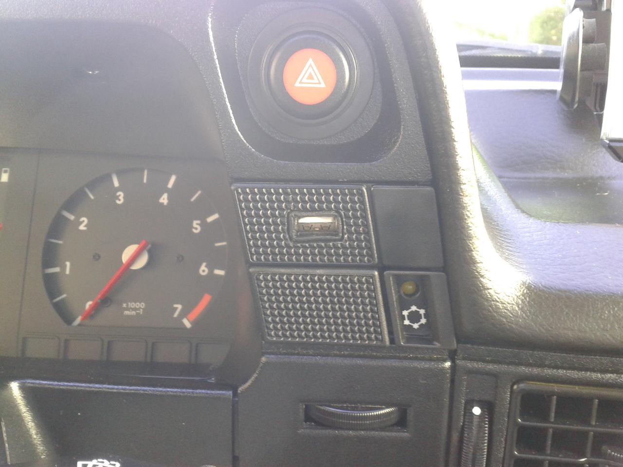 (70) USB EN EL COCHE